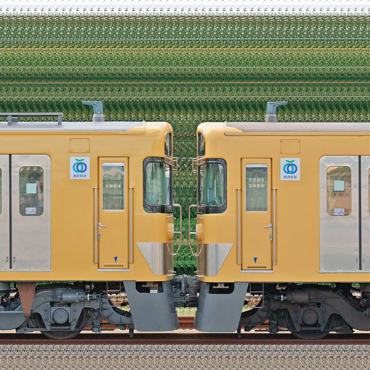 西武2000系2461編成＋2525編成（1位側）｜RailFile.jp｜鉄道車両