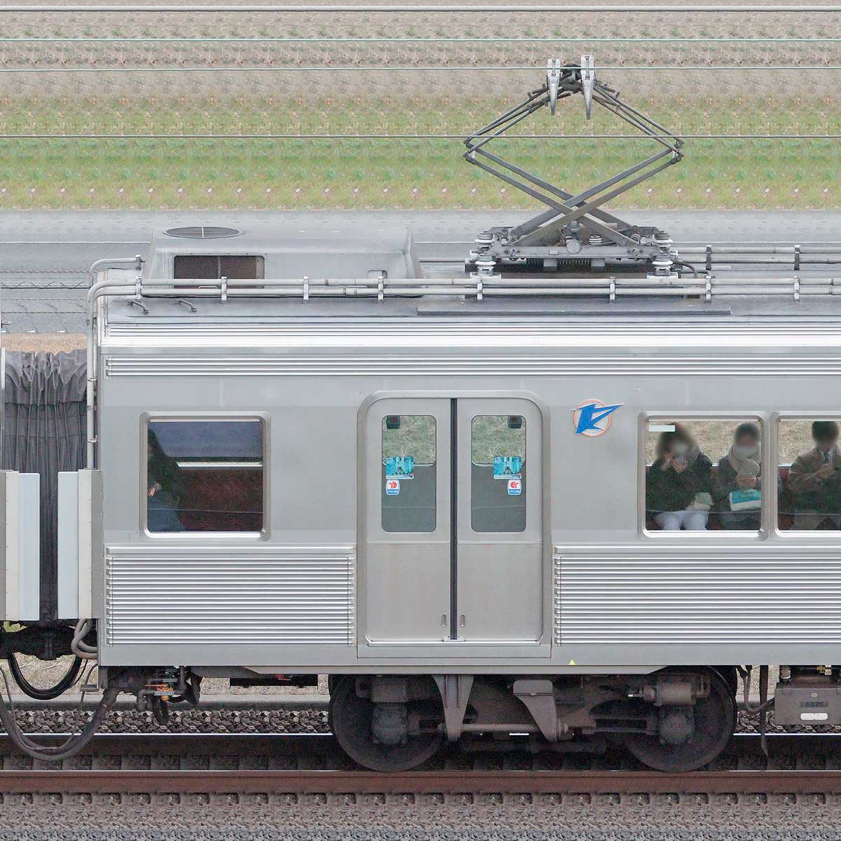 泉北高速3000系モハ3035の側面写真｜RailFile.jp｜鉄道車両サイド