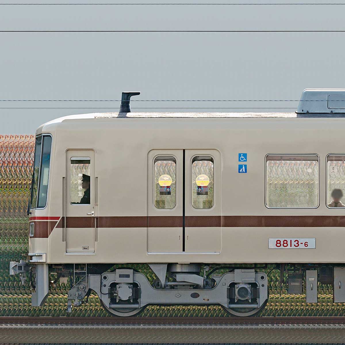 新京成8800形8816編成 開業70周年記念ギャラリー電車「今昔