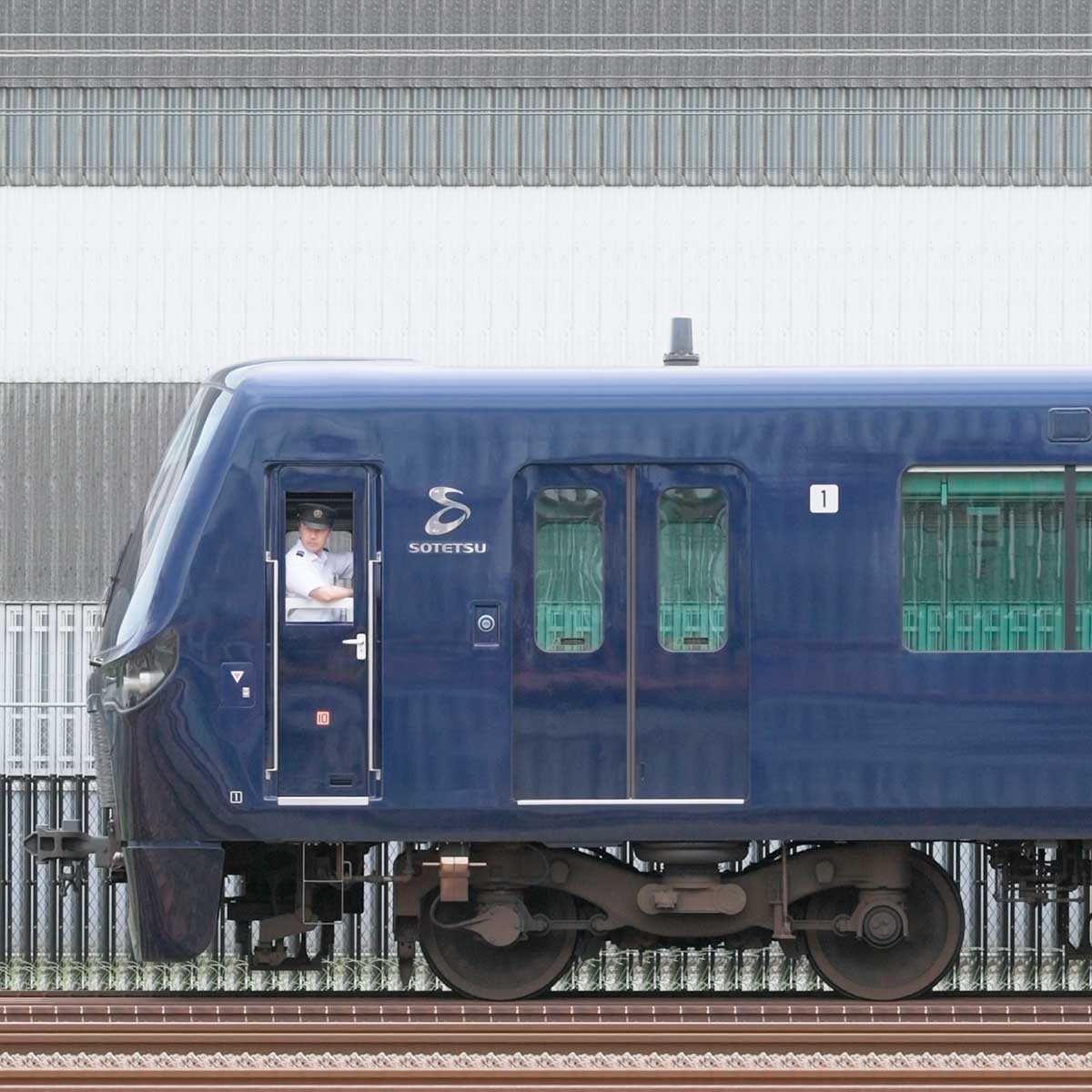 相鉄20000系20101×10（山側）｜RailFile.jp｜鉄道車両サイド