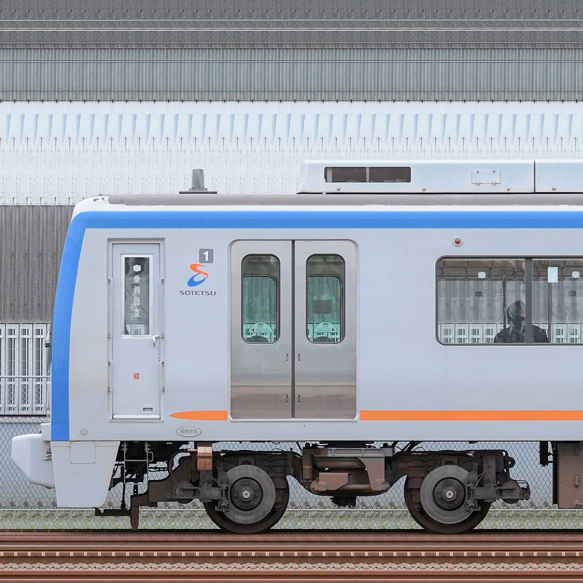 相鉄9000系9701×10（グループカラー・山側）｜RailFile.jp｜鉄道車両
