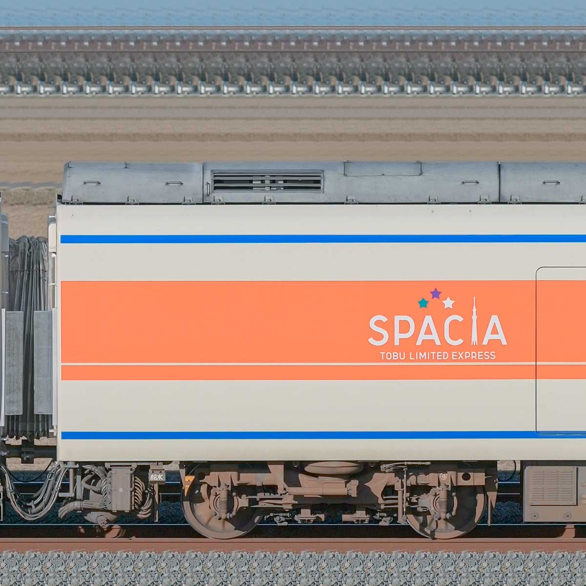 レア 東武100系 スペーシア 104編成 サニーコーラルオレンジ