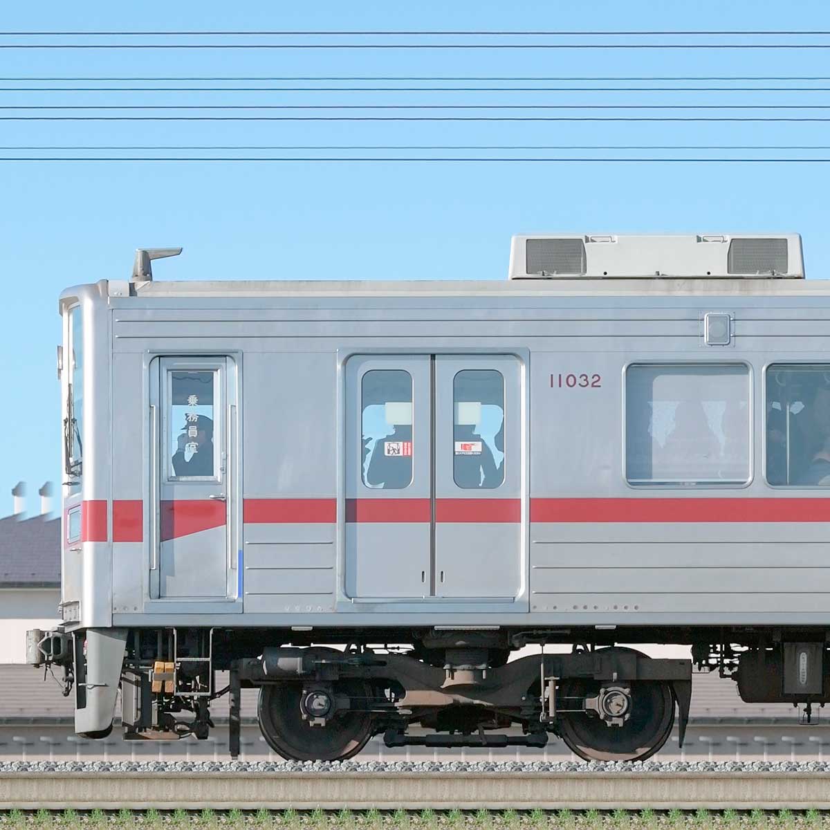 東武10030型（リニューアル車）11032編成（海側）｜RailFile.jp