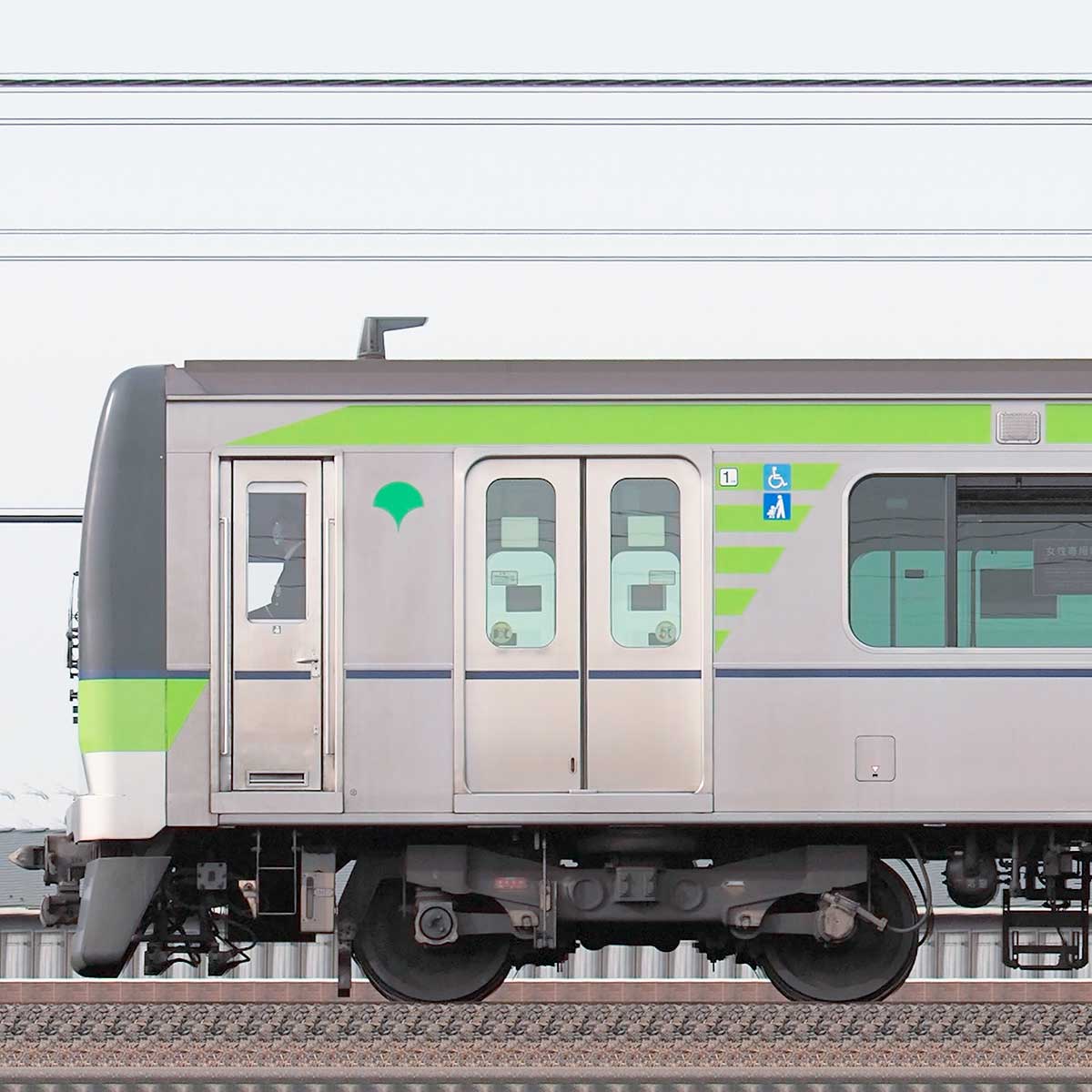 東京都交通局 新宿線 10-300形3次車10-490編成（海側）｜RailFile.jp