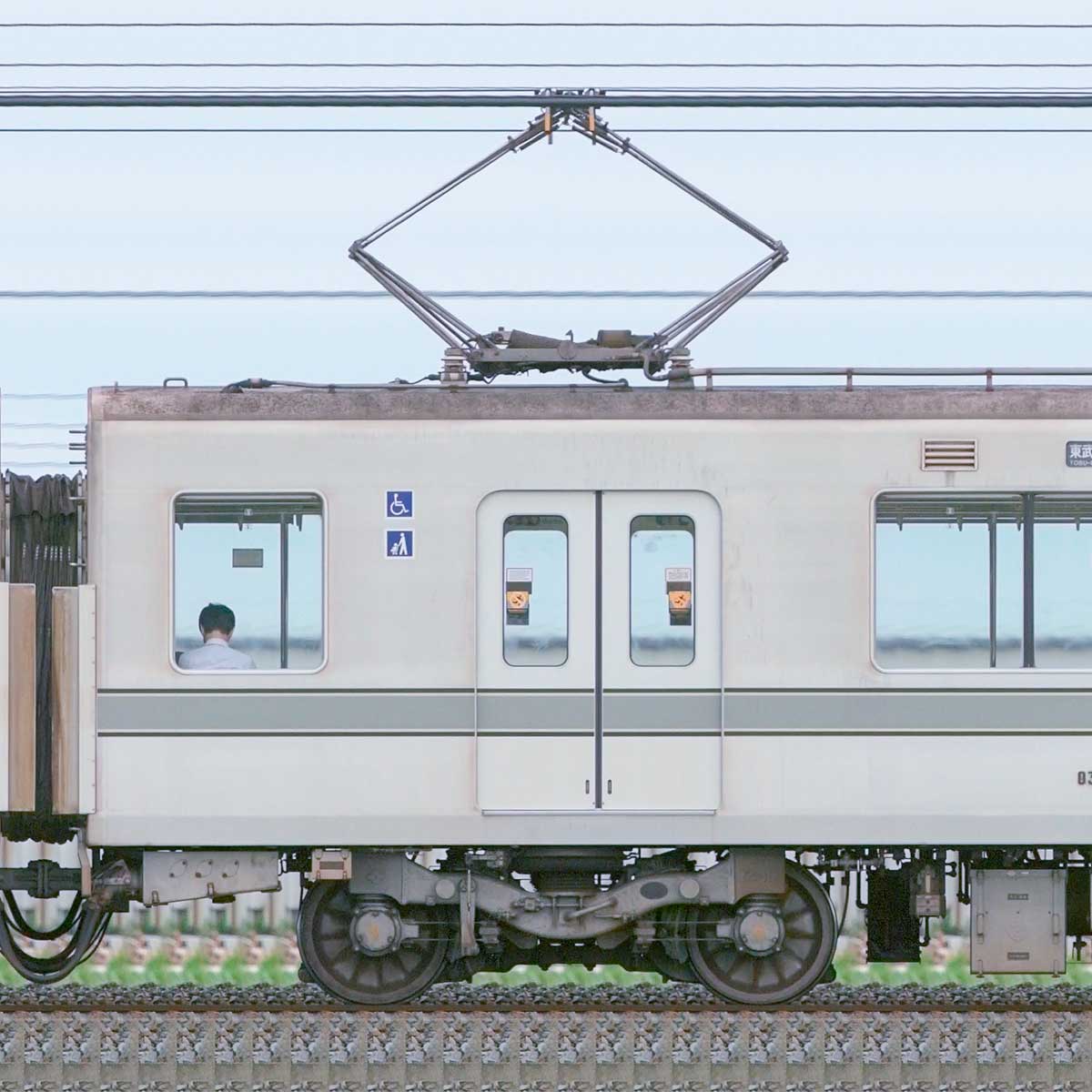 東京メトロ03系03-205の側面写真｜RailFile.jp｜鉄道車両サイドビュー