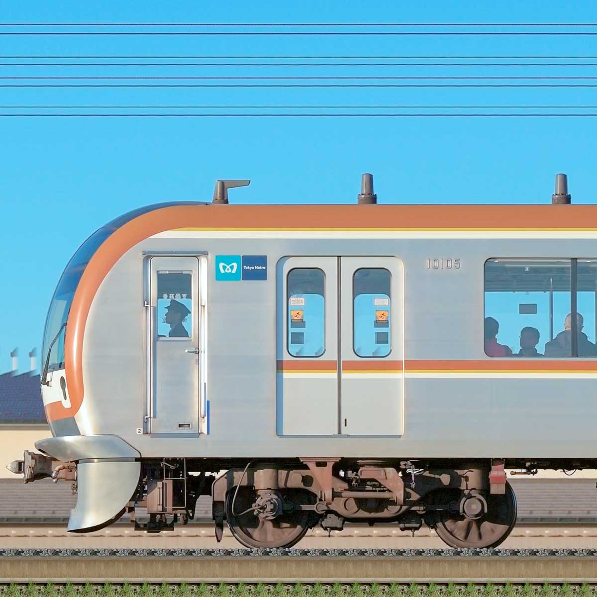 東京メトロ10000系10105の側面写真｜RailFile.jp｜鉄道車両
