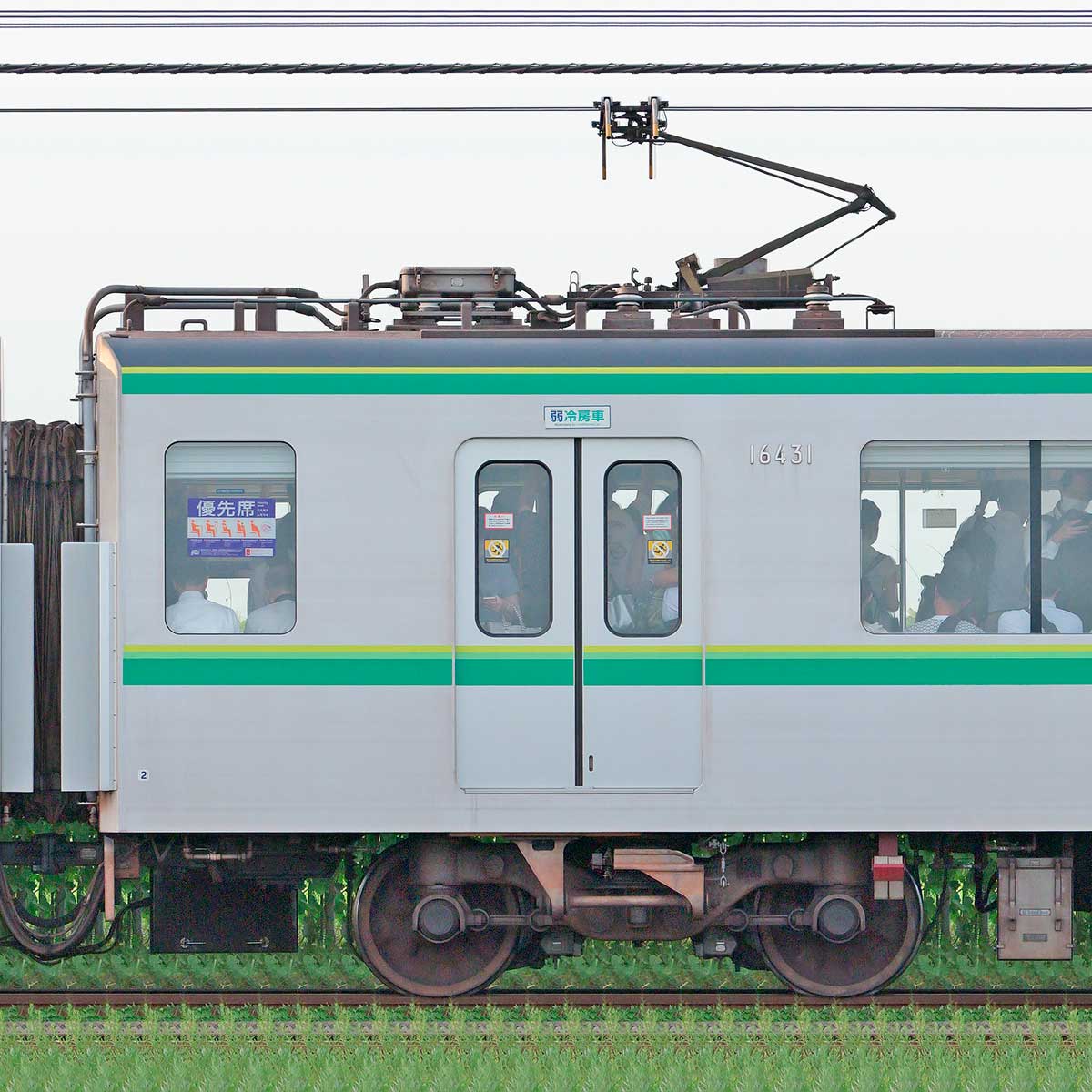 東京メトロ16000系16431の側面写真｜RailFile.jp｜鉄道車両