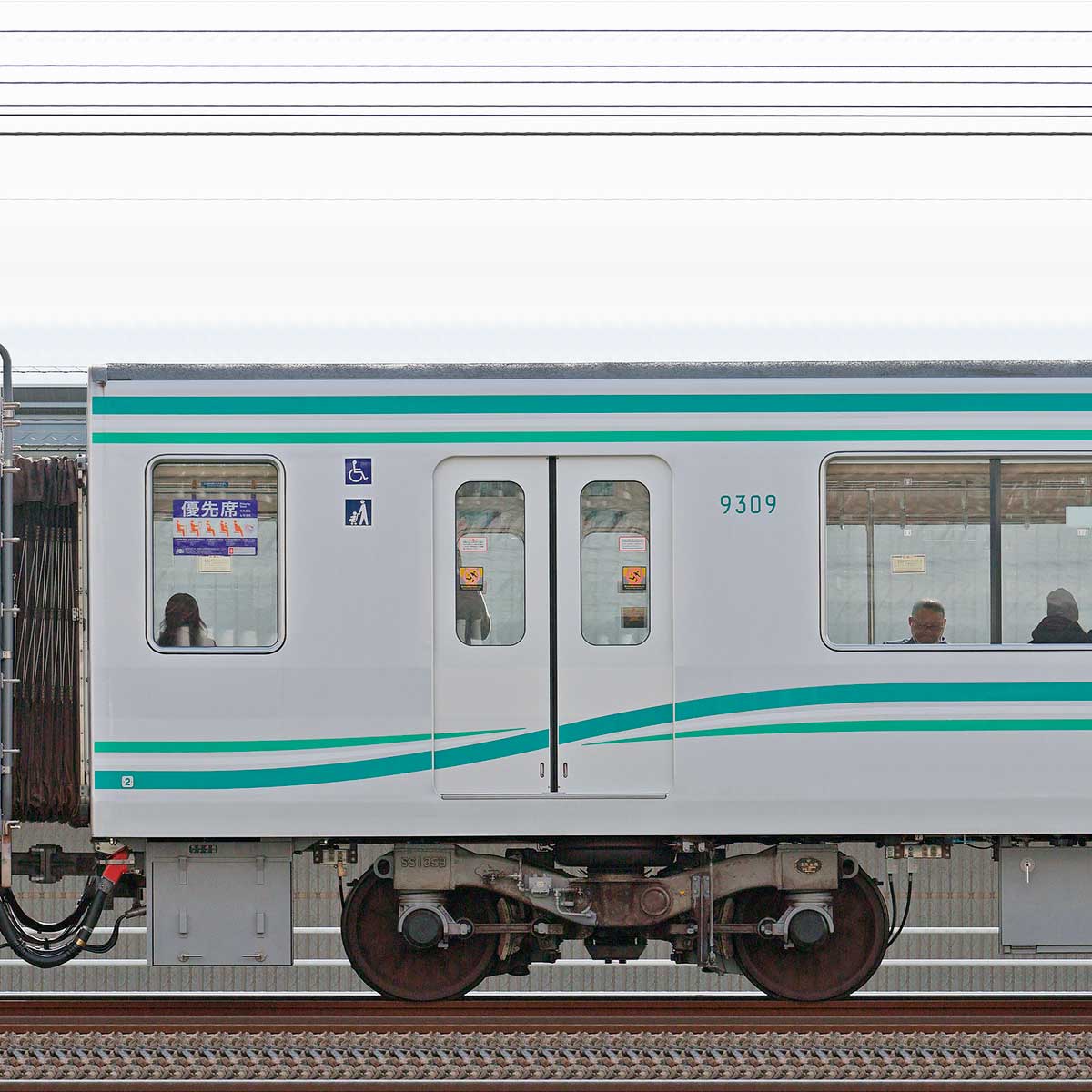 東京メトロ9000系リニューアル車9309の側面写真｜RailFile.jp｜鉄道車両サイドビューの図鑑