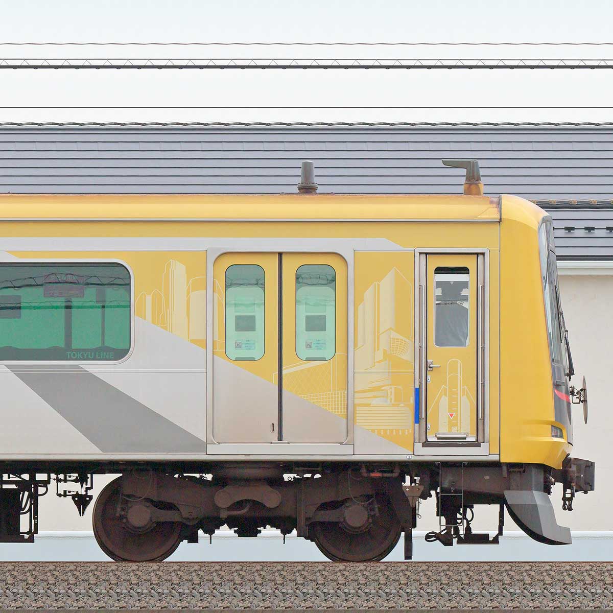 東急電鉄5050系4000番台クハ4110「Shibuya Hikarie号」の側面