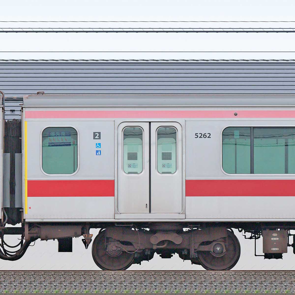 鉄道写真 東急5050系 東急電鉄5050系デハ5262の側面写真｜RailFile.jp｜鉄道車両