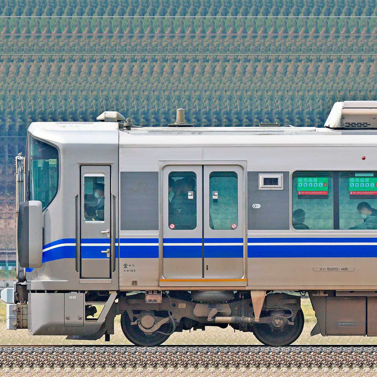 JR西日本521系3次車 金沢総合車両所 敦賀支所 J13編成（東側
