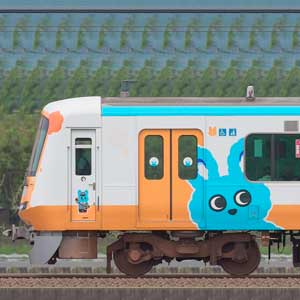 小田急5000形5055×10「もころん号」新デザイン（海側）