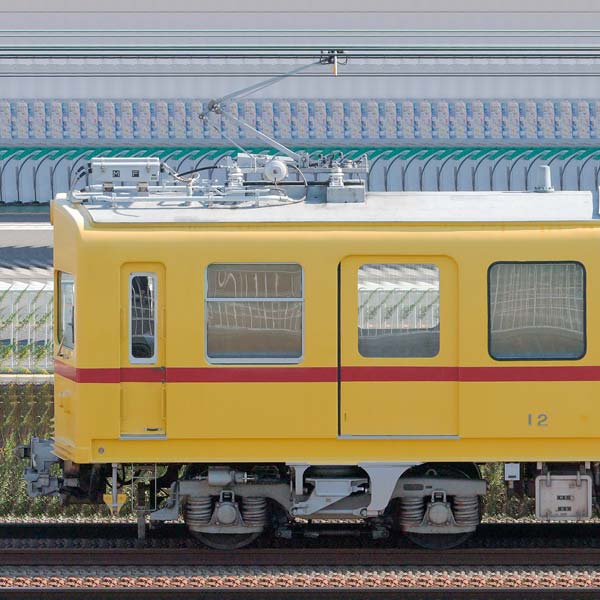 京急電鉄 デト12＋デト11（山側）