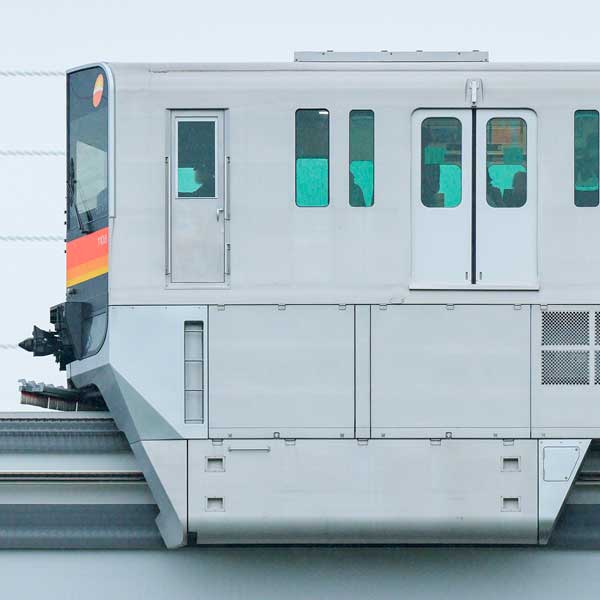 多摩都市モノレール1000系1108編成（東側）